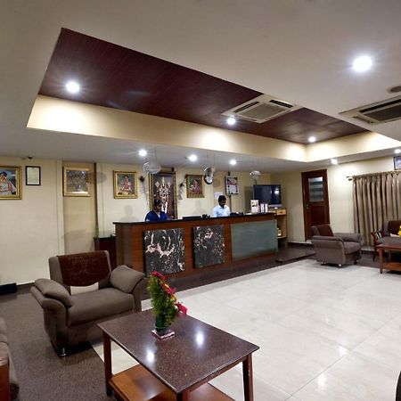 Отель Geetha Regency Гунтур Экстерьер фото
